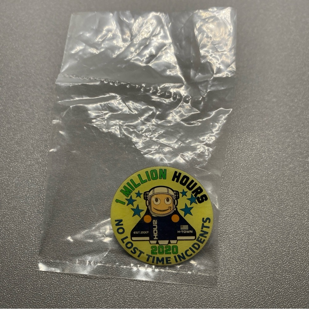 Amazon Employee Peccy Pin Exclusive HOU2 Spaceship H-Town Astronaut 2020 1 Mill